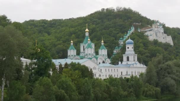 Святогорская Лавра Донецкая Область Украина Красивый Старинный Монастырь Расположен Долине — стоковое видео