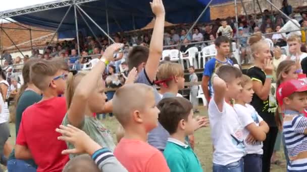 Trostyanets Ukraine August 2021 Many Children Play Outdoor Games Laugh — Αρχείο Βίντεο