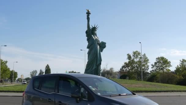 Кольмар Франция Августа 2022 Года Копия Знаменитой Статуи Свободы Кольцевой — стоковое видео