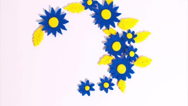 Plasticine Flowers Petals Blue Yellow Colors Ukrainian Flag Decrease Increase — Stock videók