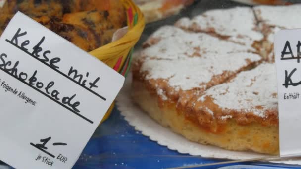 Homemade Cakes Freshly Baked Cupcakes Marshmallow Topping Market Stall Fair — 图库视频影像