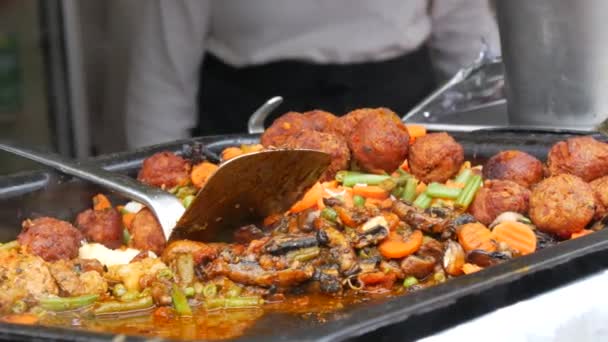 June 2022 Offenburg Germany Huge Tray Hot Freshly Cooked Indian — ストック動画