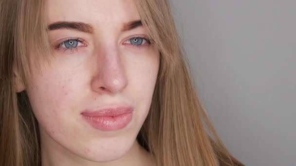 Young Girl Blue Eyes Makeup Posing Camera — Stock Video