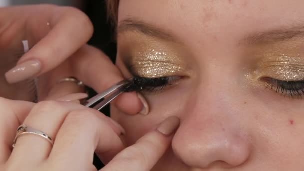Beautiful Bright Professional Makeup Beauty Studio Make Artist Glues Artificial — Vídeos de Stock