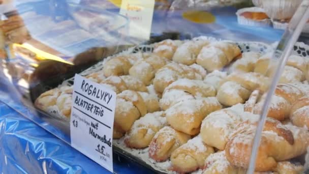 Inscription German Name Croissants Homemade Baked Croissants Filling Market Stall — Stockvideo