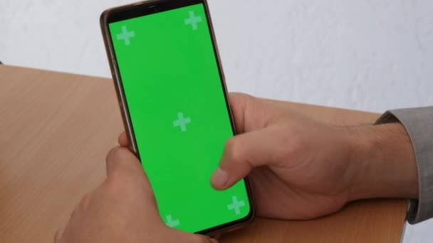 Green Screen Chroma Key Smartphone Hands Man Shirt Flipping Something — Vídeo de Stock