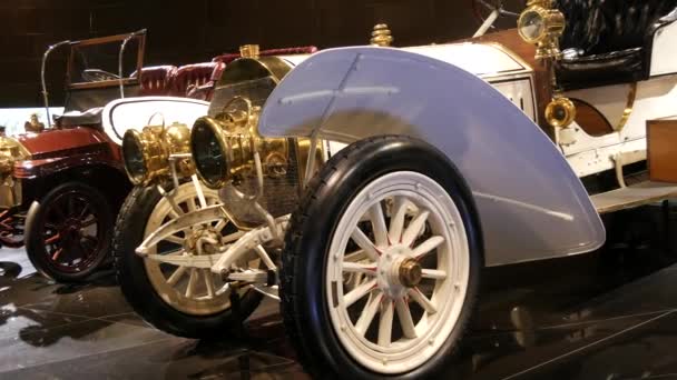 Stuttgart Germany May 2022 Mercedes Museum Old Antique Cars Showroom — стокове відео