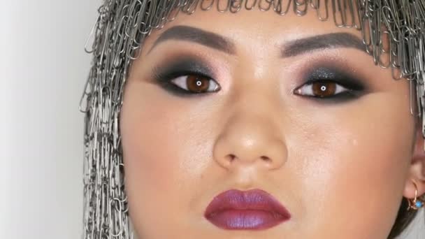 Beautiful Korean Asian Girl Stationery Wig Bright Evening Make Smoky — Stock Video