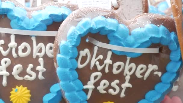 Pierniki Kolorowe Serca Festiwalu Piwa Oktoberfest — Wideo stockowe