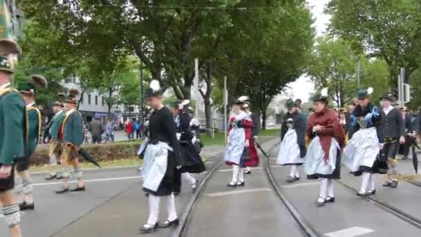 Munich Germany September 2022 Costumed Parade People National Bavarian Costumes — Stock Video