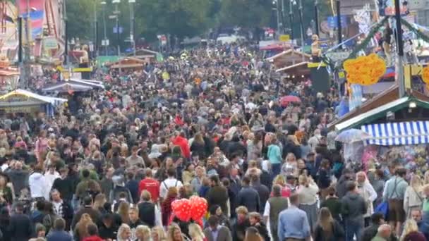 München September 2022 Der Erste Wiesn Biertag Menschenmenge Auf Der — Stockvideo