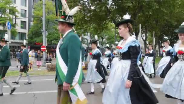 Munique Alemanha Setembro 2022 Desfile Fantasiado Pessoas Trajes Bávaros Nacionais — Vídeo de Stock