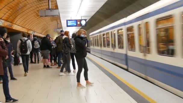 München Tyskland September 2022 Folkmassa Medicinska Masker Och Utan Och — Stockvideo