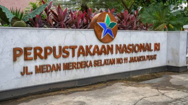 Jakarta, Endonezya - 16 Aralık 2021: Endonezya Ulusal Kütüphanesi, Endonezya 'nın en büyük kütüphanesi.