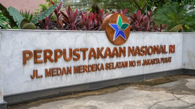 Jakarta, Endonezya - 16 Aralık 2021: Endonezya Ulusal Kütüphanesi, Endonezya 'nın en büyük kütüphanesi.