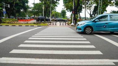 Jakarta Endonezya 4 Ocak 2022 Zebrcross modern kamu tesisi ile merkez jakarta 'da ana yol