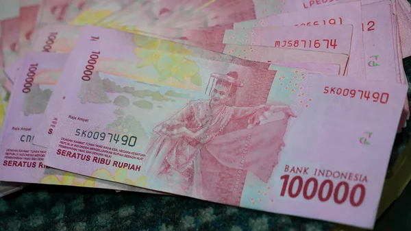 Yakarta Indonesia Marzo 2022 Rupia Indonesia Billetes Cien Mil Denominaciones — Foto de Stock