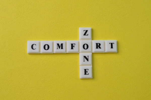 노란색 배경에 텍스트 Comfort Zone 사각형 — 스톡 사진