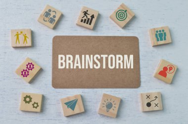 Yaratıcı iş sembolleriyle beyin fırtınası yapmak