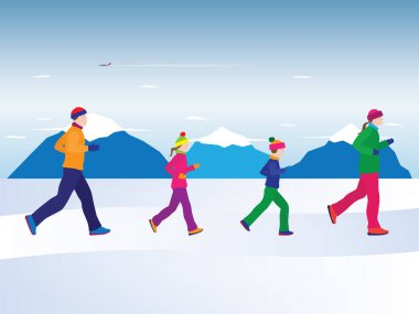 Koşan aile. Kışlık kıyafetlerle. Aktif aile. Aile sporları. Kış sporu.