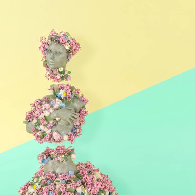 Doğal bir şekilde kadın yüzünün antik bir heykeli. Yaratıcı 3D Illustration konsepti taze çiçeklerden yapılmış renkli vücut heykeli. Pastel arkaplanda poster.