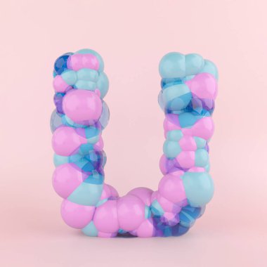 Renkli pastel balonlardan oluşan yaratıcı U harfi konsepti. Pastel pembe arka planda balon yazı tipi kavramı. 3B Görüntü.