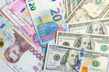 Farklı para birimleri, dolar, avro ve Hryvnia banknotları, para.