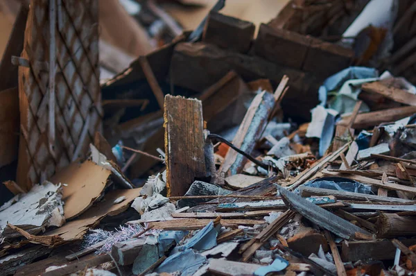 Ruïnes Van Een Verwoest Houten Huis Fragmenten Van Muren Planken — Stockfoto