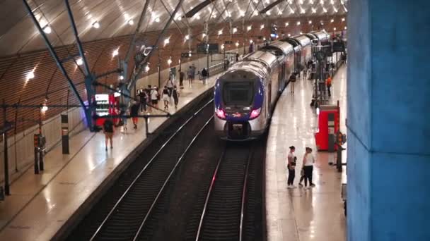 モナコ モナコ 2021年9月15日 モンテカルロ駅でSncf列車 — ストック動画