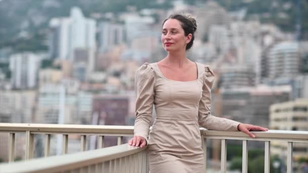 Woman Brown Dress Posing Monte Carlo District Monaco Cityscape — Stock Video