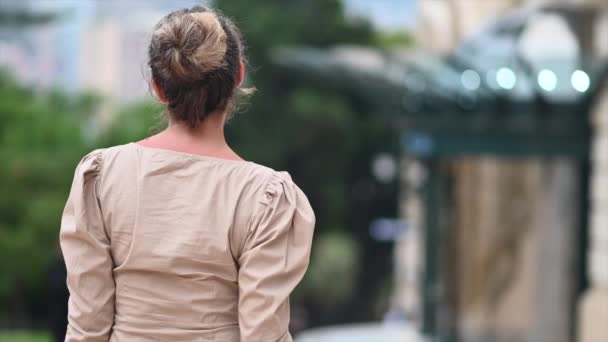 Woman Brown Dress Posing Monte Carlo District Monaco Cityscape — Stock Video