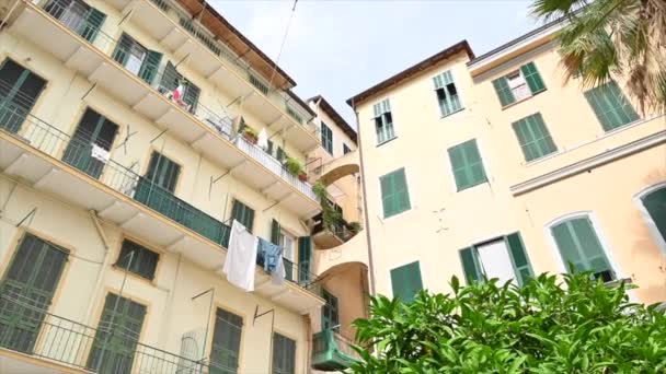 Gelbe Gebäude Sanremo Italien — Stockvideo