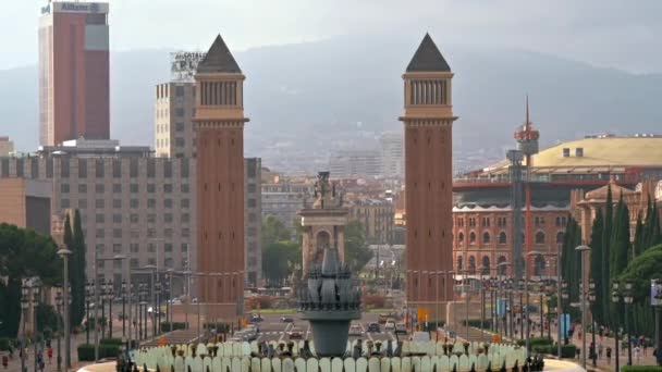 Barcelona Ισπανια Ιουνιου 2021 Plaza Espana Βενετσιάνικοι Πύργοι Συντριβάνι Περίπατοι — Αρχείο Βίντεο