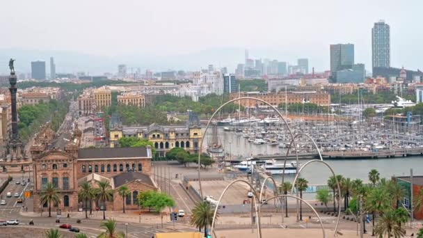 Barcelona España Junio 2021 Barrio Portuario Con Clima Nublado Monumento — Vídeo de stock