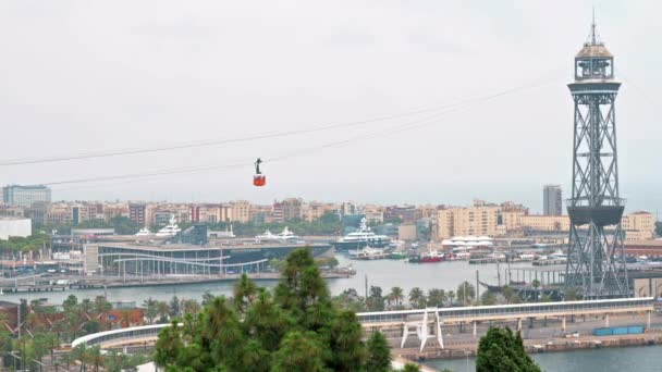 Barcelona Spanyolország 2021 Június Kábelkocsi Mozgása Tengeri Kikötőben Kilátás Városra — Stock videók