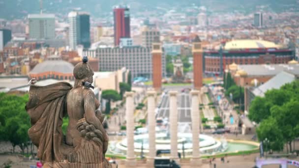Barcelona España Junio 2021 Estatua Del Palacio Nacional Con Palomas — Vídeos de Stock