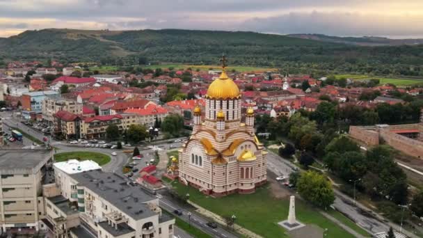 Vue Aérienne Par Drone Des Fagaras Roumanie Église Citadelle Saint — Video