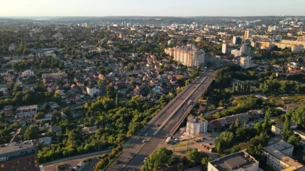 Chisinau Moldova Σεπτεμβριου 2021 Αεροπλάνο Θέα Την Πόλη Ηλιοβασίλεμα Πολλαπλά — Αρχείο Βίντεο