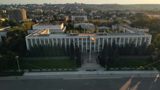 Letecký Výhled Kišiněv Při Západu Slunce Pohled Vládní Budovy Silnice — Stock video
