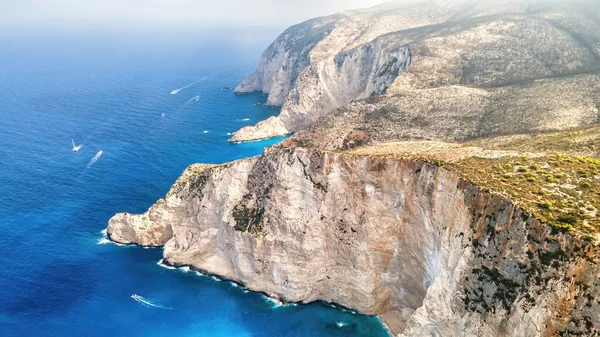 Flygdrönare Utsikt Över Joniska Havskusten Zakynthos Grekland Klippiga Klippor Vegetation — Stockfoto