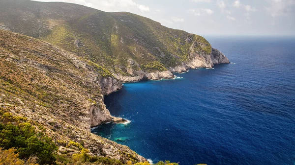 Flygdrönare Utsikt Över Joniska Havskusten Zakynthos Grekland Klippiga Klippor Vegetation — Stockfoto