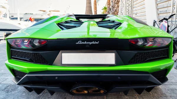 Monaco Sierpnia 2021 Green Lamborghini Aventador Zaparkowany Pobliżu Kasyna Monte — Zdjęcie stockowe