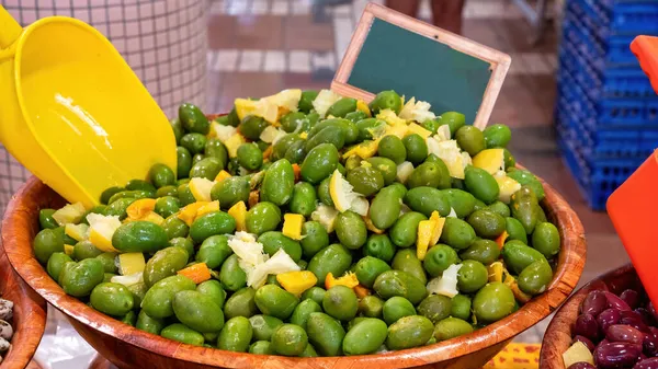 Azeitonas Com Limão Pavilhão Mercado — Fotografia de Stock