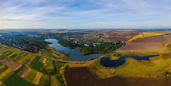 Panoramiczny Widok Lotu Ptaka Naturę Mołdawii Zachodzie Słońca Wioska Jeziora — Zdjęcie stockowe