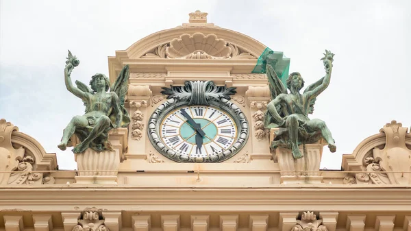 2021年9月15日 蒙特卡洛赌场外部 雕像和时钟 — 图库照片