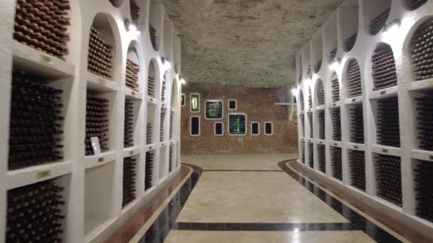 Cricova Moldova Października 2021 Cricova Piwnice Winiarnie Galeria Butelkami — Wideo stockowe