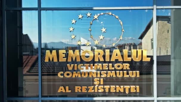 Sighetu Marmatiei Roménia Outubro 2021 Memorial Vítimas Comunismo Sinal Resistência — Vídeo de Stock