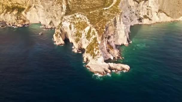 Vista Aérea Drone Costa Mar Jónico Zakynthos Grécia Cume Rochosa — Vídeo de Stock