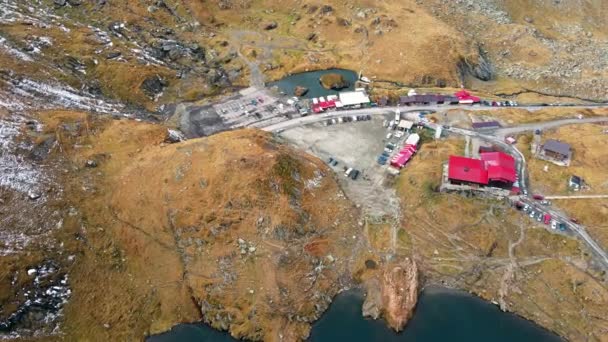 Luchtdrone Uitzicht Natuur Roemenië Transfagarasan Route Karpaten Balea Lake Resort — Stockvideo