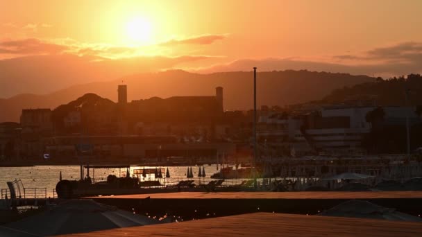 Utsikt Över Medelhavskusten Cannes Vid Solnedgången Frankrike Sol Bakom Horisonten — Stockvideo